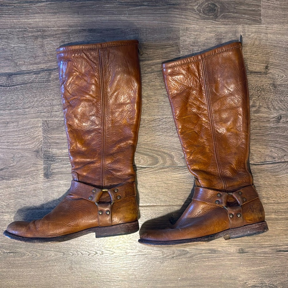 Fry Philip boots size 7 1/2 plenty of life left